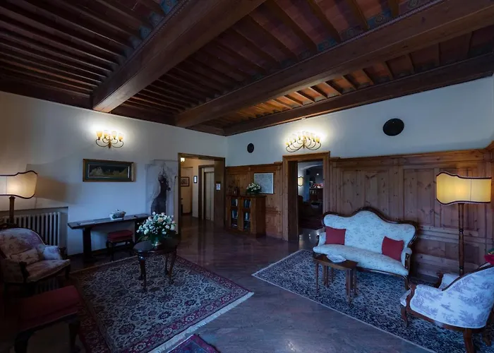 Hotel Scacciapensieri Boutique 4*